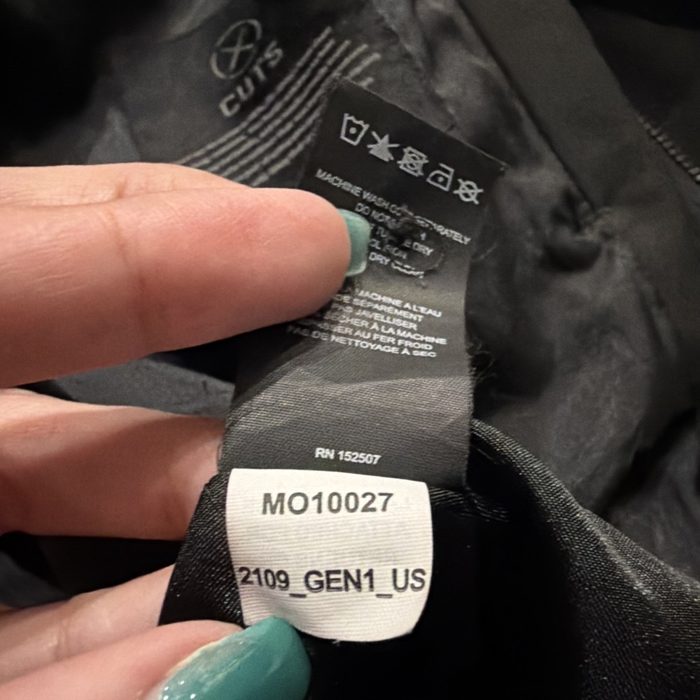 NWOT Cuts Clothing Legacy Bomber Jacket Men's Medium Solid Black $275 Retail - Picture 12 of 15